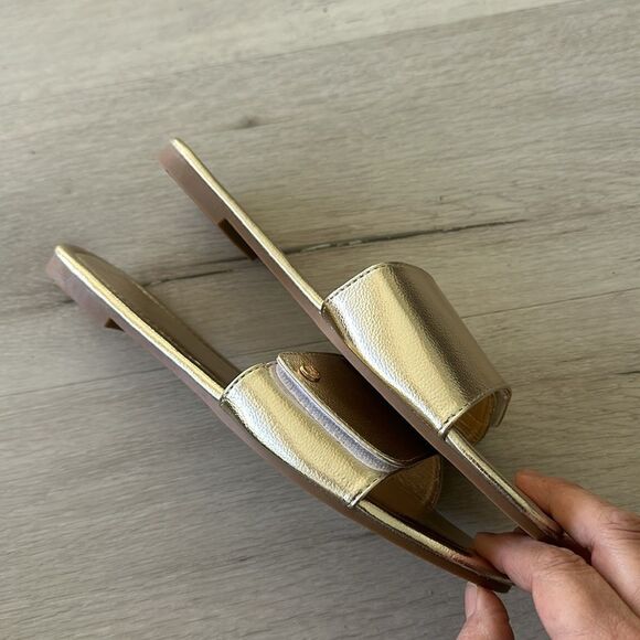 New York and Company Adelle Flat Sandal Gold 10 NWT IN BOX - Picture 8 of 10